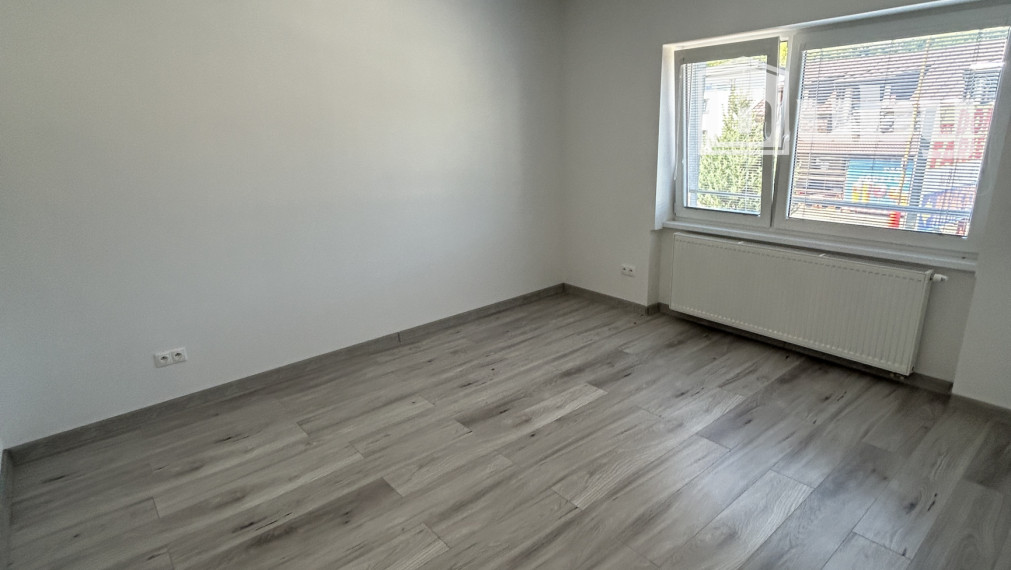 PRENÁJOM-3 IZBOVÝ NEBYTOVÝ PRIESTOR 73 m2,POVAŽSKÁ BYSTRICA
