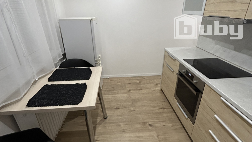 PRENÁJOM - MODERNÝ 3 IZBOVÝ BYT STRED POVAŽSKÁ BYSTRICA