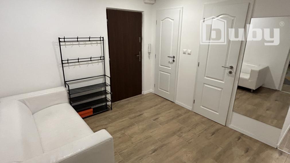 PREDAJ - MODERNÝ 3 IZBOVÝ BYT STRED POVAŽSKÁ BYSTRICA