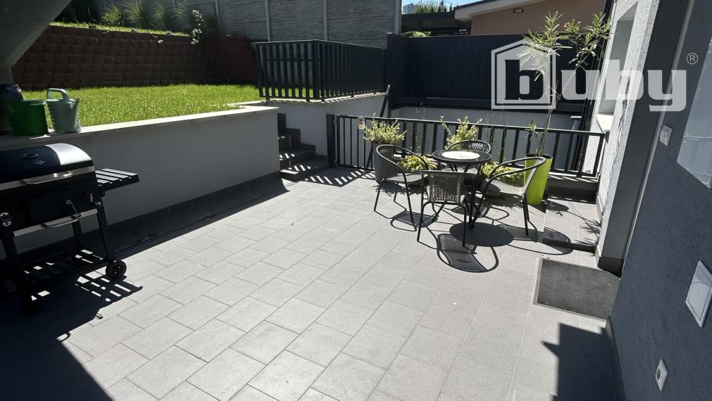 PRENÁJOM-3 IZBOVÝ BYT,73 m2, ul. SLÁDKOVIČOVA, POV. BYSTRICA