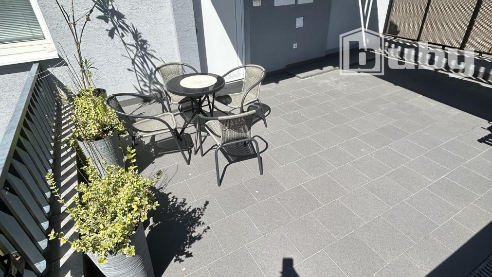 PRENÁJOM-3 IZBOVÝ BYT,73 m2, ul. SLÁDKOVIČOVA, POV. BYSTRICA