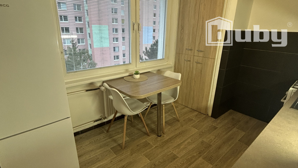 PRENÁJOM - 1 IZBOVÝ BYT STRED POVAŽSKÁ BYSTRICA