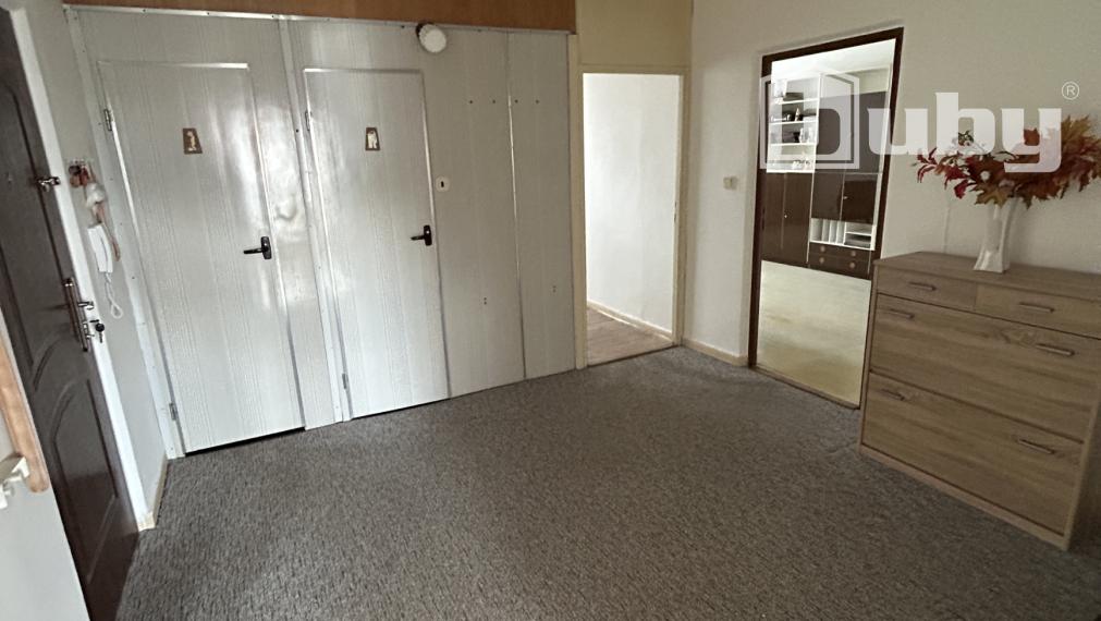 PREDAJ - VEĽKORYSÝ 3 IZBOVÝ BYT, STRED, POVAŽSKÁ BYSTRICA