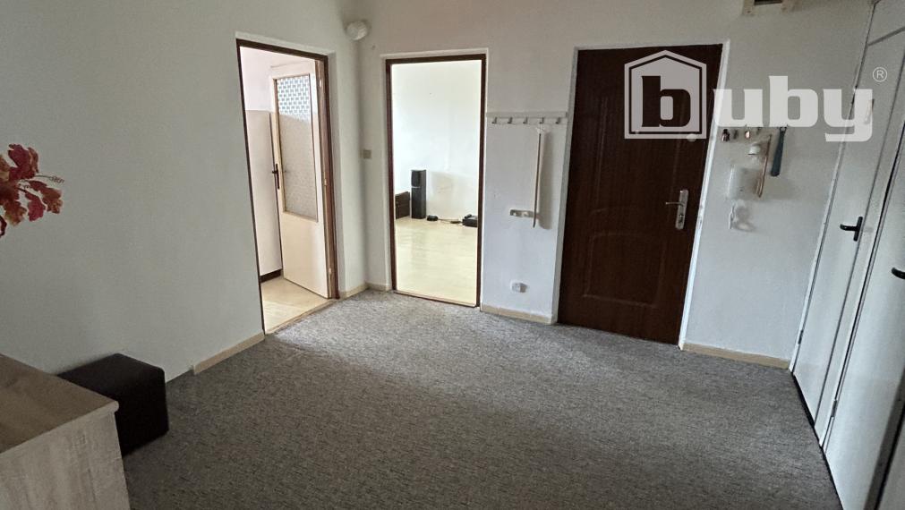 PREDAJ - VEĽKORYSÝ 3 IZBOVÝ BYT, STRED, POVAŽSKÁ BYSTRICA