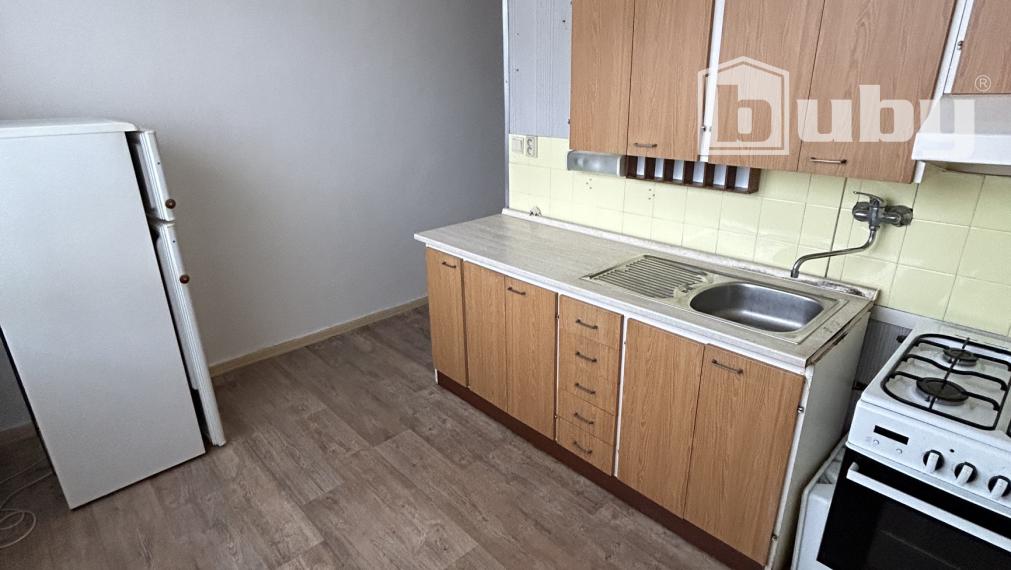 PREDAJ - VEĽKORYSÝ 3 IZBOVÝ BYT, STRED, POVAŽSKÁ BYSTRICA