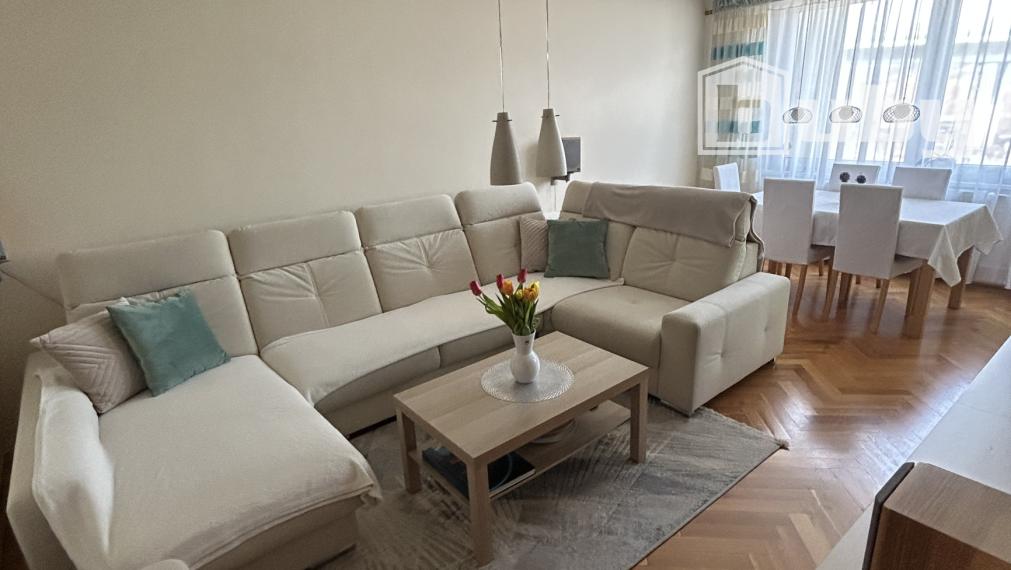 PREDAJ-TOP 3 IZBOVÝ BYT S 2 BALKÓNMI,STRED,POVAŽSKÁ BYSTRICA