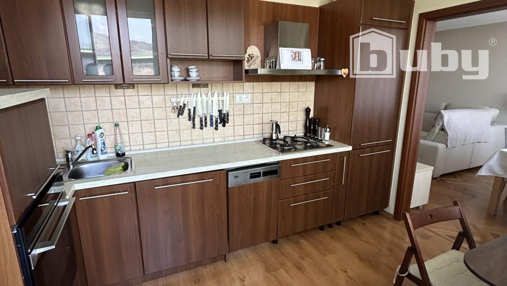 PREDAJ-TOP 3 IZBOVÝ BYT S 2 BALKÓNMI,STRED,POVAŽSKÁ BYSTRICA