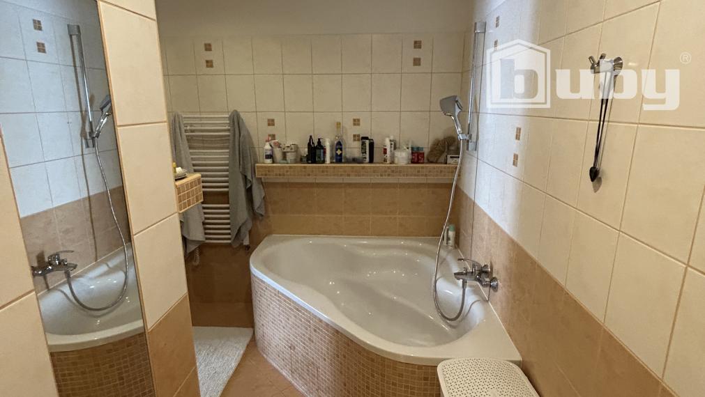 PREDAJ-TOP 3 IZBOVÝ BYT S 2 BALKÓNMI,STRED,POVAŽSKÁ BYSTRICA