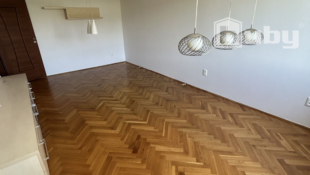 PREDAJ-TOP 3 IZBOVÝ BYT S 2 BALKÓNMI,STRED,POVAŽSKÁ BYSTRICA