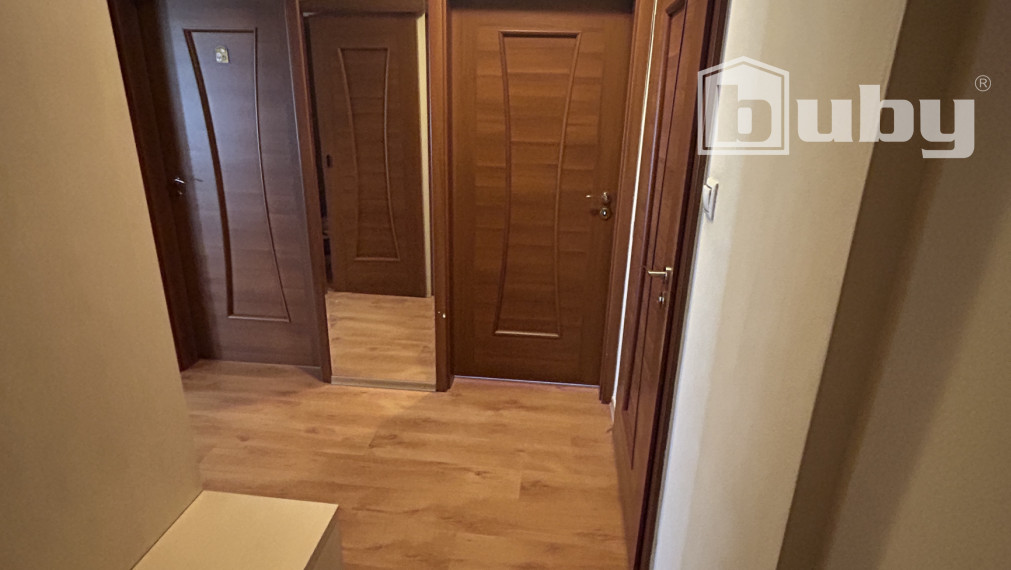 PREDAJ-TOP 3 IZBOVÝ BYT S 2 BALKÓNMI,STRED,POVAŽSKÁ BYSTRICA