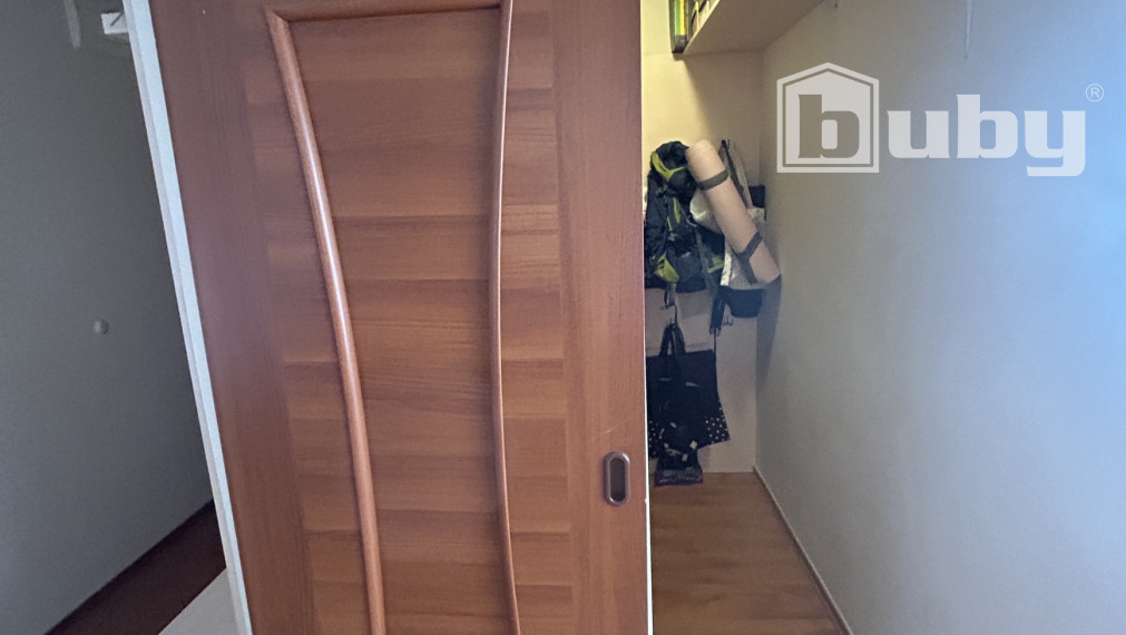 PREDAJ-TOP 3 IZBOVÝ BYT S 2 BALKÓNMI,STRED,POVAŽSKÁ BYSTRICA