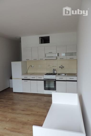 PREDAJ ÚTULNÁ GARSÓNKA LÁNSKA, POVAŽSKÁ BYSTRICA