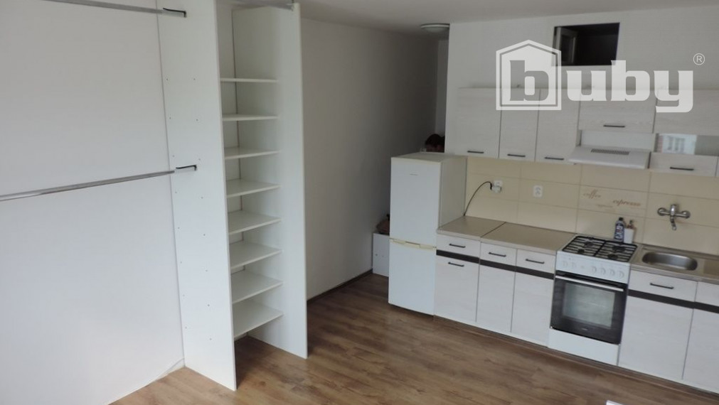 PREDAJ ÚTULNÁ GARSÓNKA LÁNSKA, POVAŽSKÁ BYSTRICA