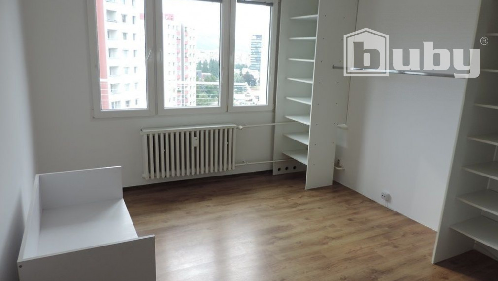 PREDAJ ÚTULNÁ GARSÓNKA LÁNSKA, POVAŽSKÁ BYSTRICA