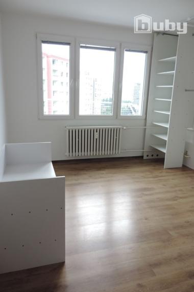 PREDAJ ÚTULNÁ GARSÓNKA LÁNSKA, POVAŽSKÁ BYSTRICA