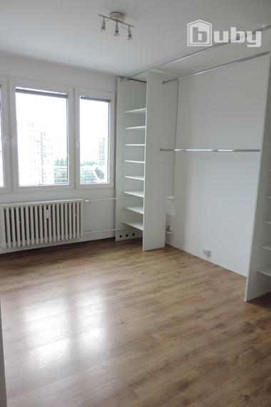 PREDAJ ÚTULNÁ GARSÓNKA LÁNSKA, POVAŽSKÁ BYSTRICA