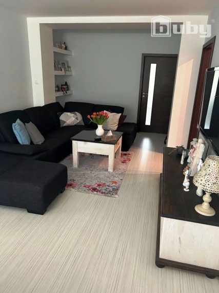 PREDAJ - KOMPLETNE PREROBENÝ, ÚTULNÝ 3 IZBOVÝ BYT LÁNSKA, POVAŽSKÁ BYSTRICA