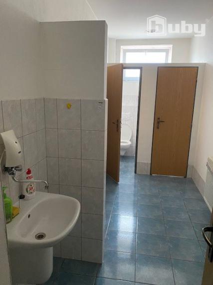 Prenájom komerčných priestorov 324 m2 Rajec