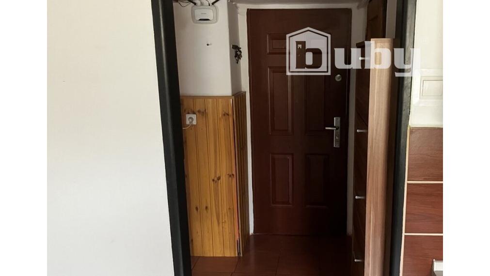 PREDAJ 1 IZBOVÝ BYT LÁNSKA, POVAŽSKÁ BYSTRICA