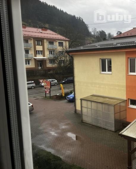 PREDAJ 1 IZBOVÝ BYT LÁNSKA, POVAŽSKÁ BYSTRICA