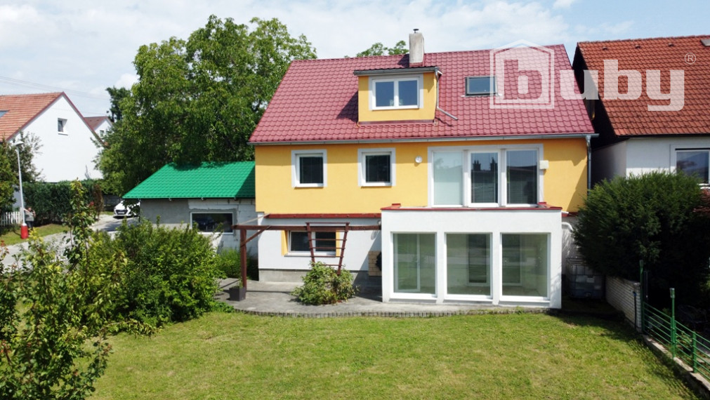REZERVOVANÉ : Rodinný dom na Stráňach v Martine na predaj, pozemok 663m2.