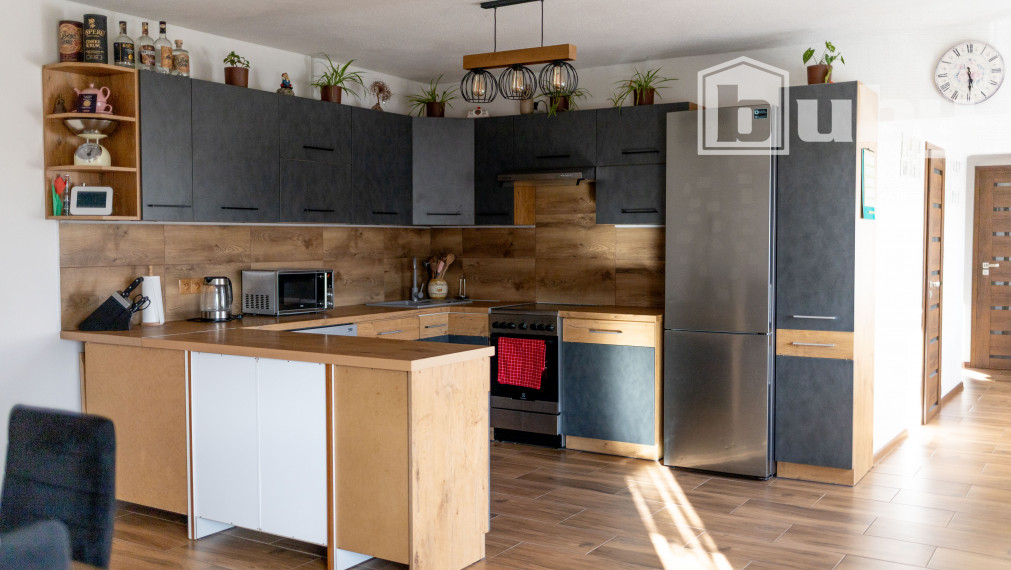 PREDAJ - 5 IZBOVÝ RODINNÝ DOM,BELUŠA, PÚCHOV, POZEMOK 726 m2