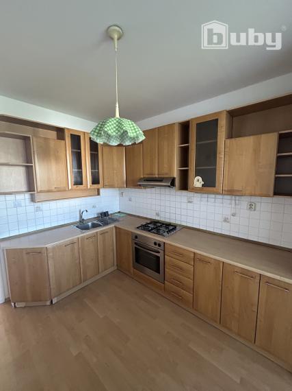 PREDAJ - 3 IZBOVÝ SLNEČNÝ BYT, ROZKVET, POVAŽSKÁ BYSTRICA
