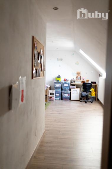 PREDAJ - 5 IZBOVÝ RODINNÝ DOM,BELUŠA, PÚCHOV, POZEMOK 726 m2