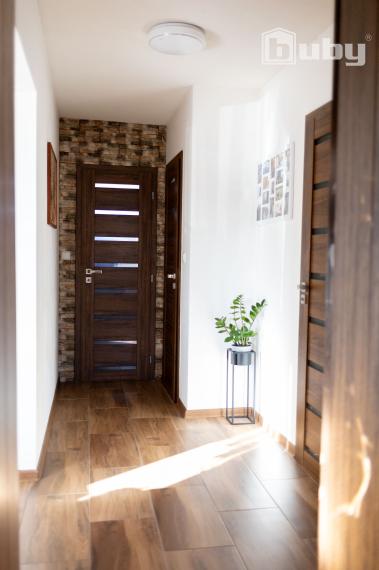 PREDAJ - 5 IZBOVÝ RODINNÝ DOM,BELUŠA, PÚCHOV, POZEMOK 726 m2