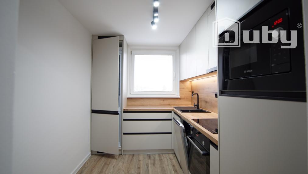 Predám 4 izbový byt po kompletnej rekonštrukcii, Martin - Priekopa.