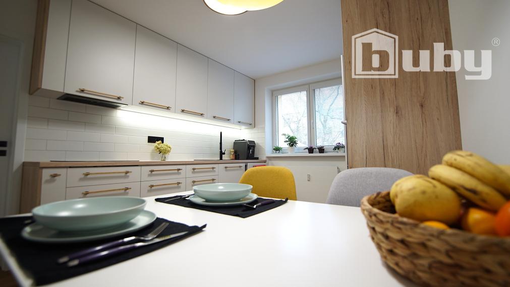 Predám štýlový 2 izbový byt, v centre Martina, kompletná rekonštrukcia.