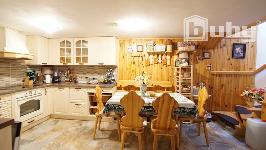 Murovaná chata na predaj, Martin - Stráne, 6 izieb, vlastný pozemok 500m2.