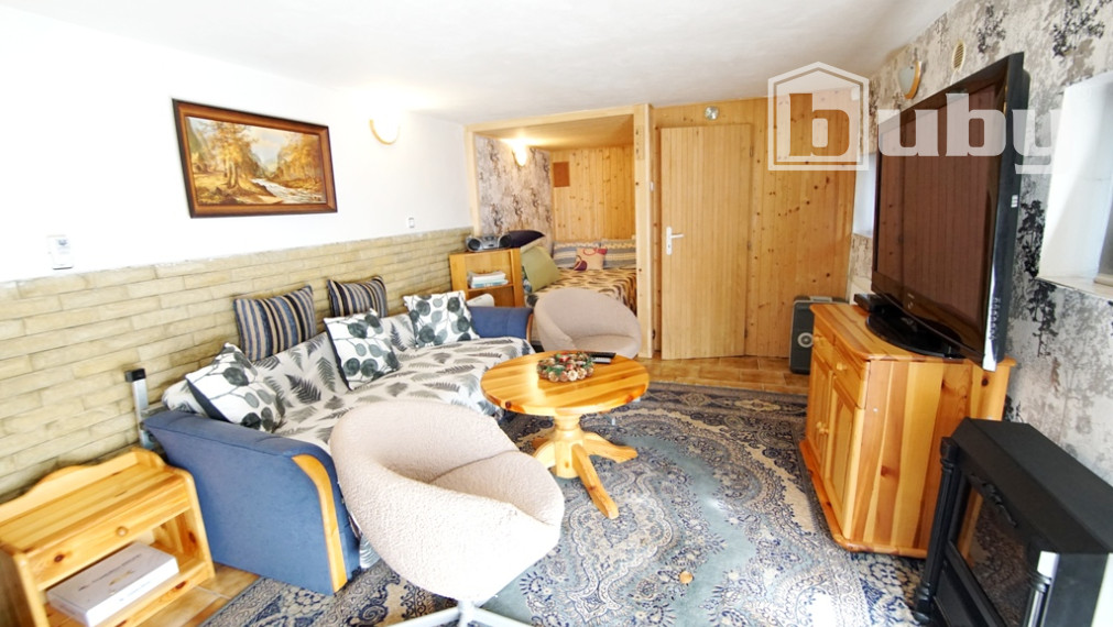 Murovaná chata na predaj, Martin - Stráne, 6 izieb, vlastný pozemok 500m2.