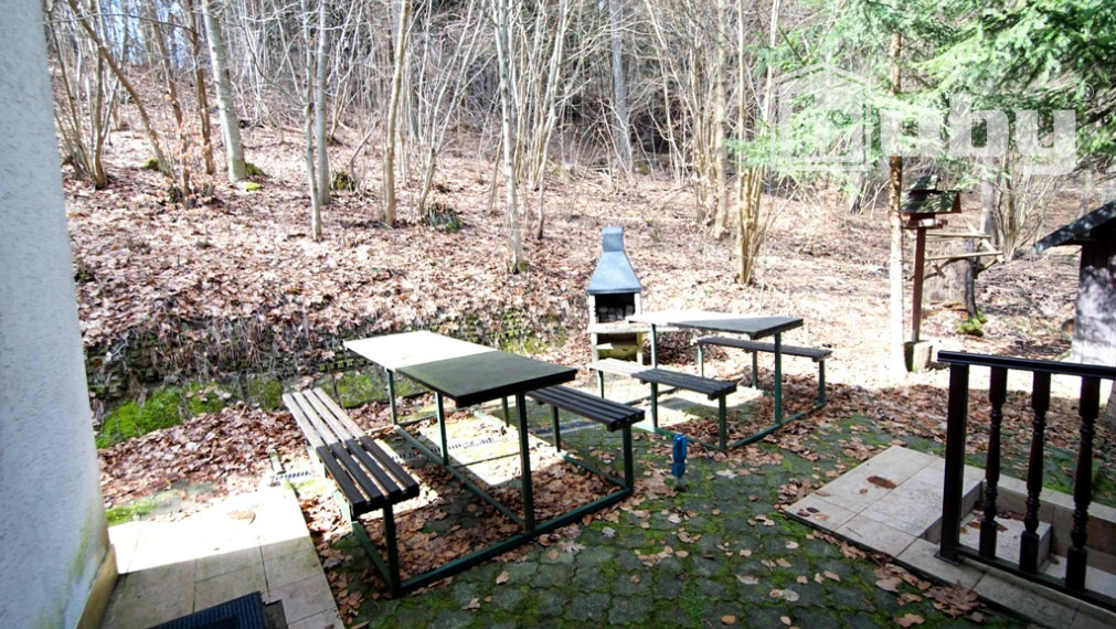 Murovaná chata na predaj, Martin - Stráne, 6 izieb, vlastný pozemok 500m2.