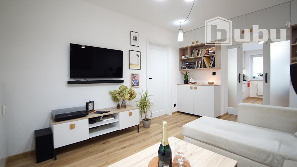 2 izbový byt v centre Martina, kompletná rekonštrukcia, na predaj.