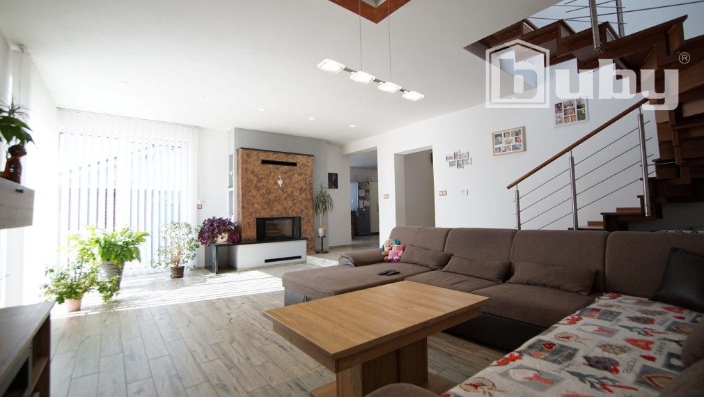 Na predaj rodinný dom v obci Blatnica, okres Martin, pozemok 1039m2.