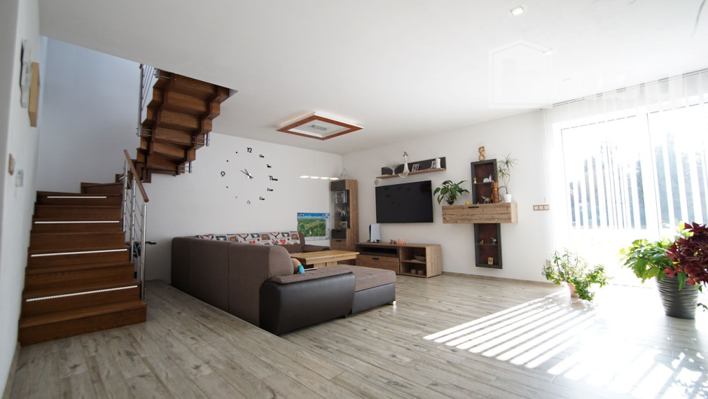 Na predaj rodinný dom v obci Blatnica, okres Martin, pozemok 1039m2.