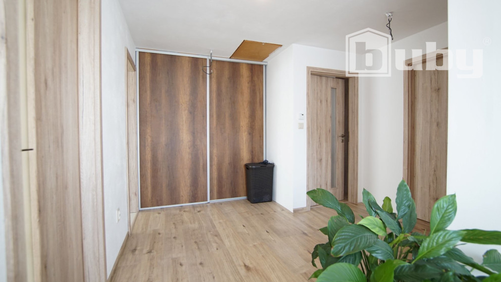 Na predaj rodinný dom v obci Blatnica, okres Martin, pozemok 1039m2.