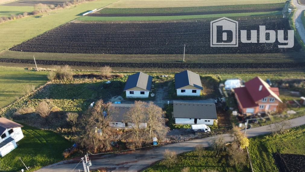 Novostavby murovaných rodinných domov v obci Socovce na predaj, okres Martin.