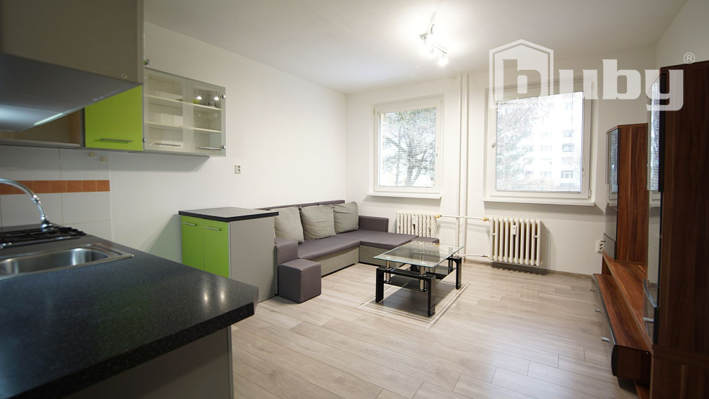 Na prenájom 2 izbový byt (49 m2), Záturčie, Martin.