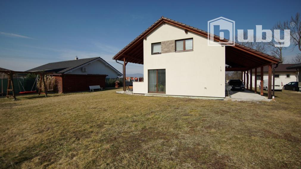 Novostavba, rodinný dom na predaj, pozemok 1039 m2, obec Blatnica, okres Martin.