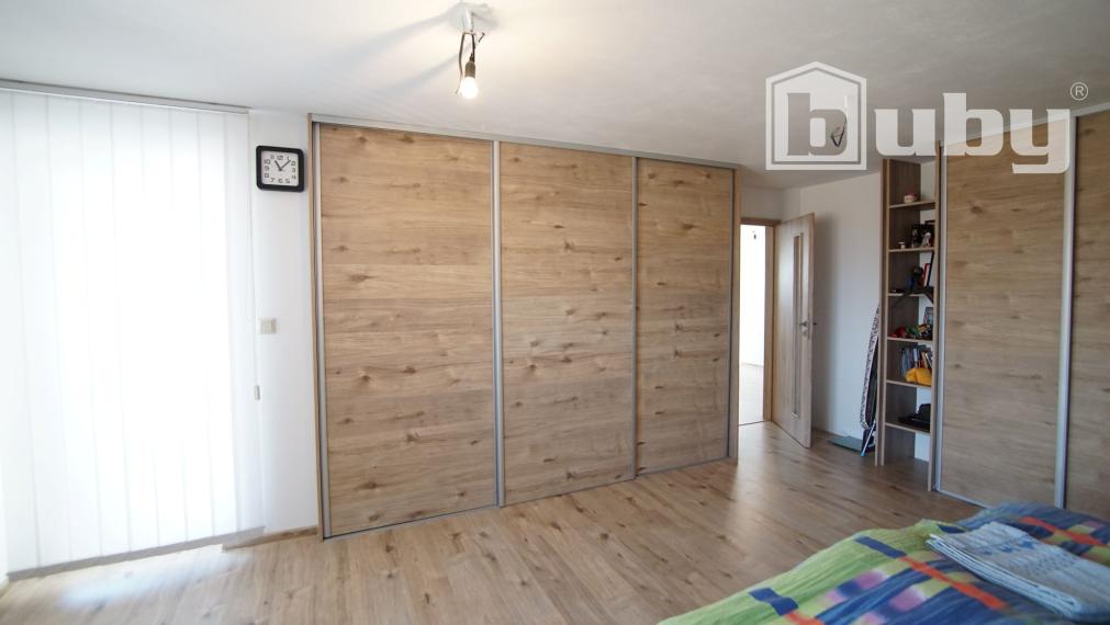 Poschodový 5 izbový rodinný dom na predaj, pozemok 1039 m2, obec Blatnica, okres Martin.