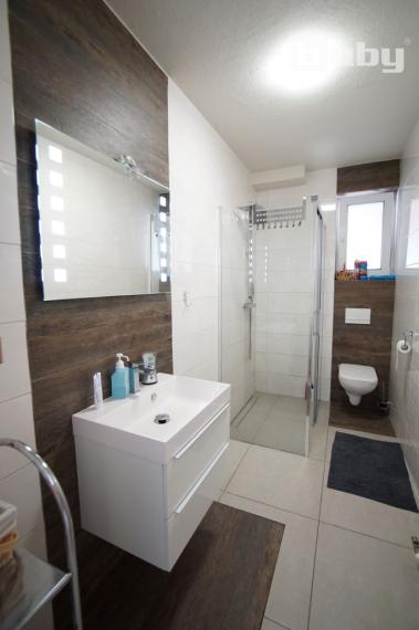 Poschodový 5 izbový rodinný dom na predaj, pozemok 1039 m2, obec Blatnica, okres Martin.