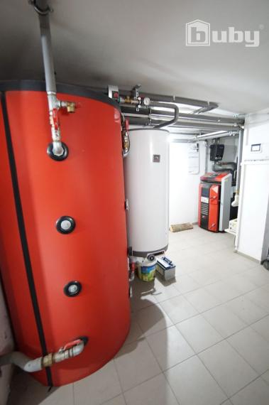 Poschodový 5 izbový rodinný dom na predaj, pozemok 1039 m2, obec Blatnica, okres Martin.