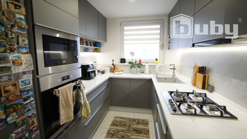 REZERVOVANÝ : Na predaj 3 izbový byt po kompletnej rekonštrukcii, Martin - Priekopa.