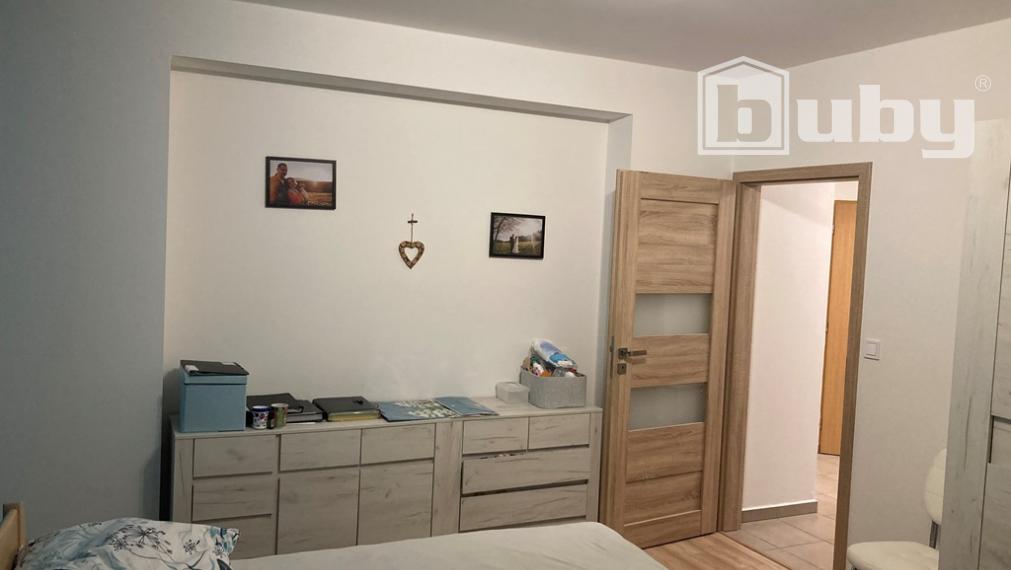 PREDAJ 3 IZBOVÝ BYT S BALKÓNOM A PARKOVANÍM, POV.BYSTRICA