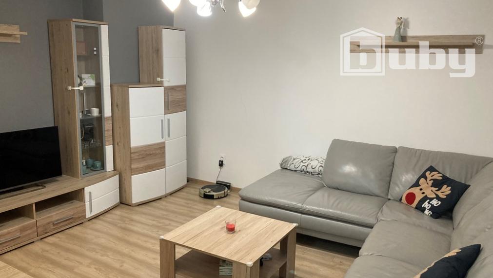 PREDAJ 3 IZBOVÝ BYT S BALKÓNOM A PARKOVANÍM, POV.BYSTRICA