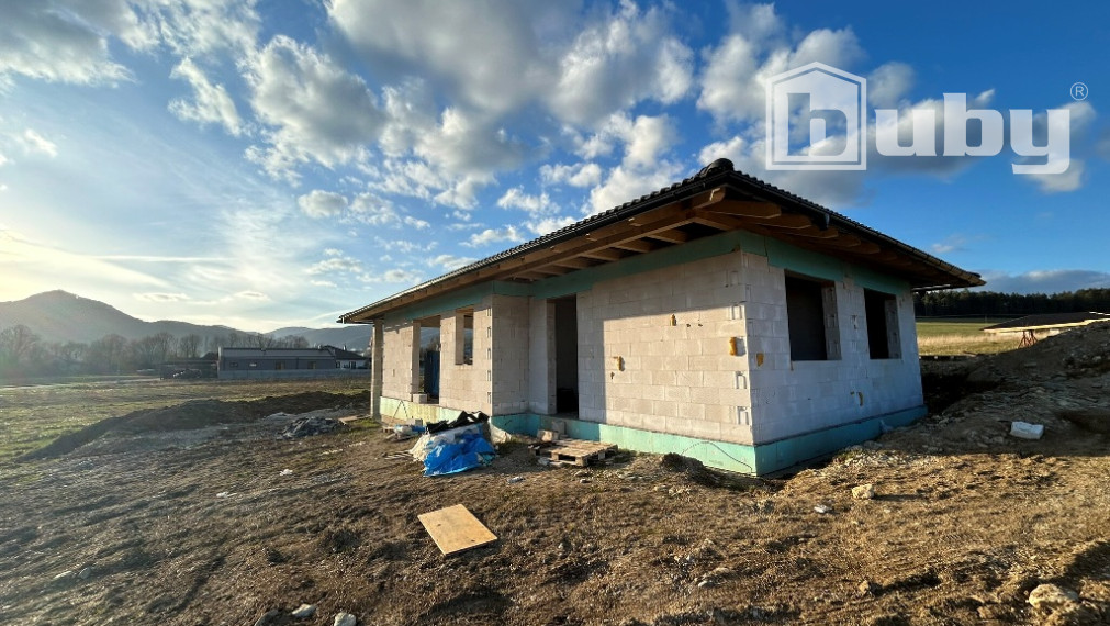 REZERVOVANÉ : Novostavba, rodinný dom na predaj, obec Slovany, okres Martin.