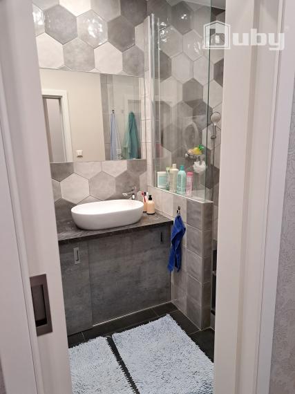 PRENÁJOM-MODERNÝ,ZARIADENÝ 3 IZB.BYT, BRVNIŠTE, POV.BYSTRICA