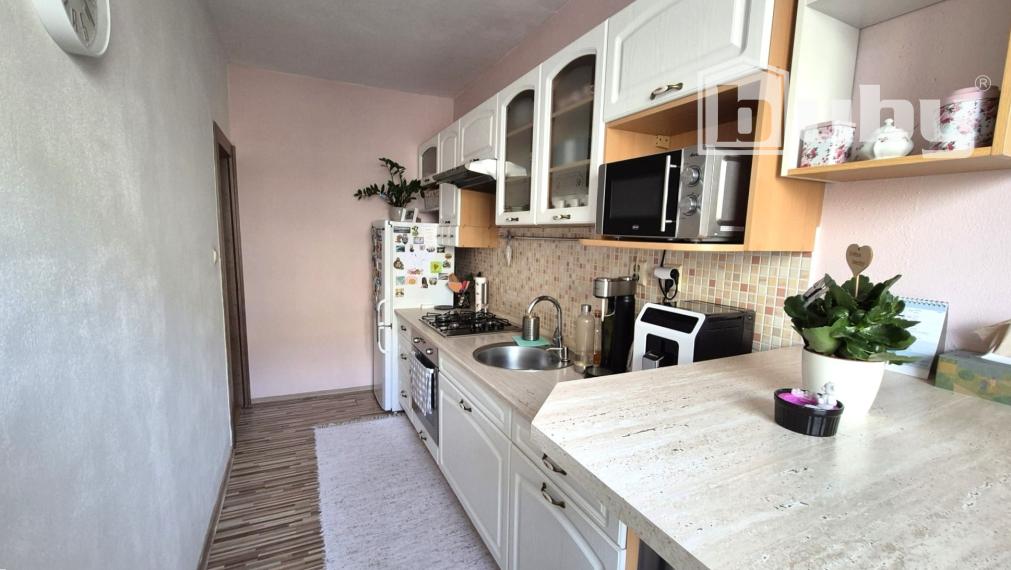 Ponúkam na predaj 3 izbový byt, 60 m2, v Záturčí, v Martine.